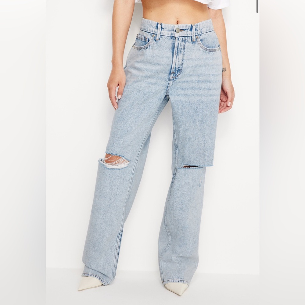 Good American Light Blue 90’s Relaxed Fit Jeans